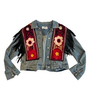 Jean jacked embroidered with fringe